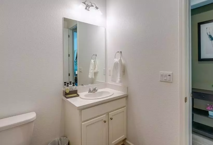Elk Grove Studio W/ Private Patio: Walk To Casino!