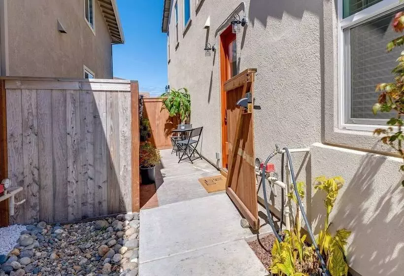 Elk Grove Studio W/ Private Patio: Walk To Casino!