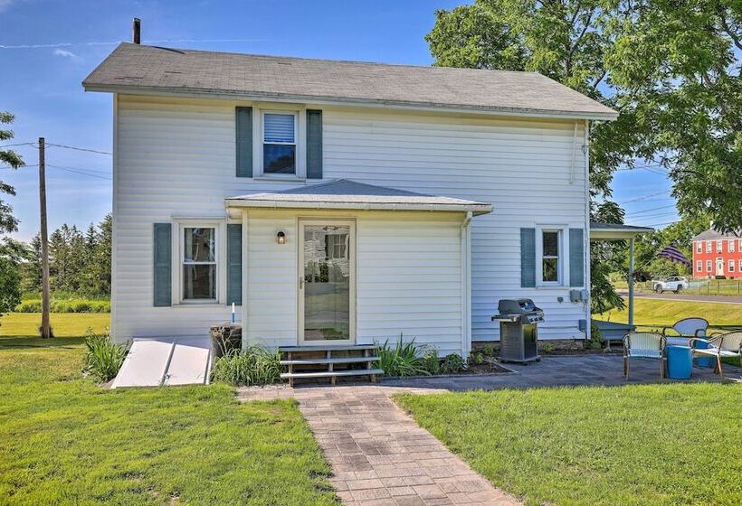 Finger Lakes Farm Retreat: Walk To Wineries!