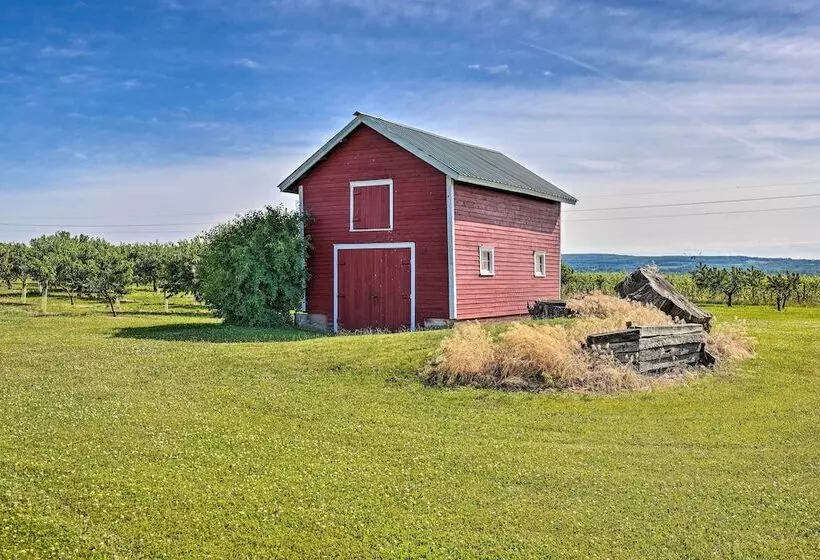 Finger Lakes Farm Retreat: Walk To Wineries!