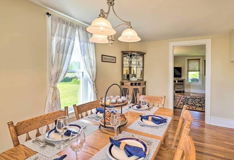 Finger Lakes Farm Retreat: Walk To Wineries!