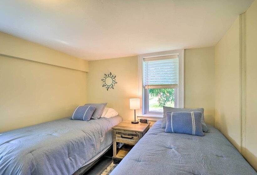 Finger Lakes Farm Retreat: Walk To Wineries!