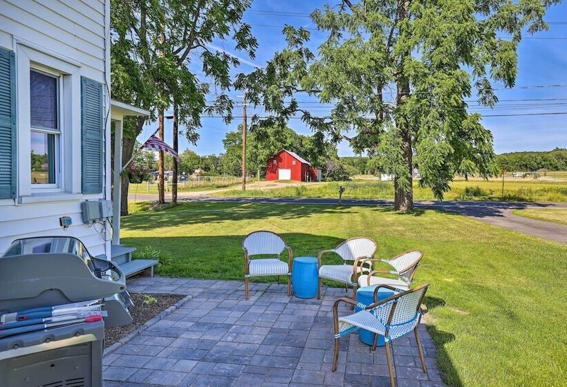 Finger Lakes Farm Retreat: Walk To Wineries!