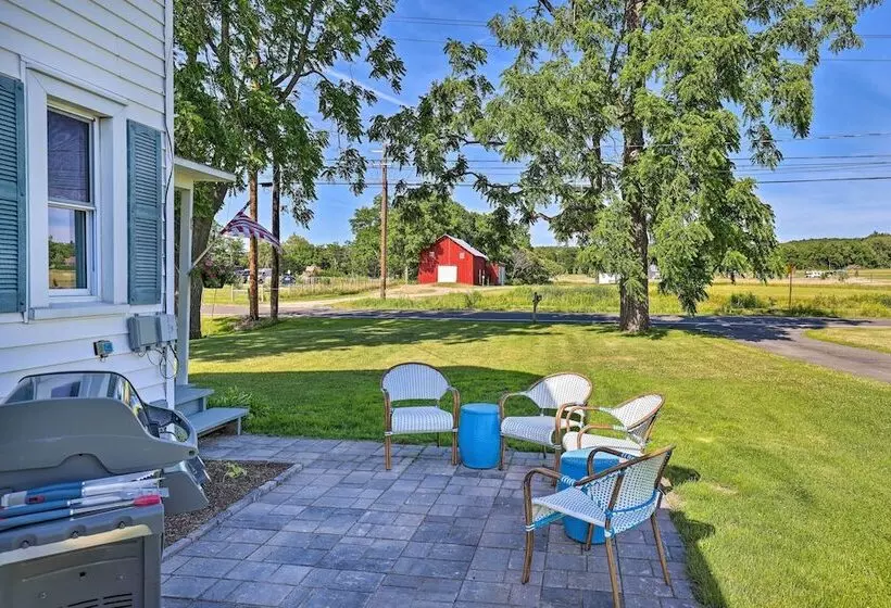 Finger Lakes Farm Retreat: Walk To Wineries!