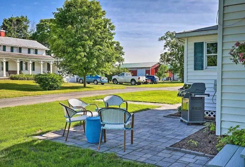 Finger Lakes Farm Retreat: Walk To Wineries!