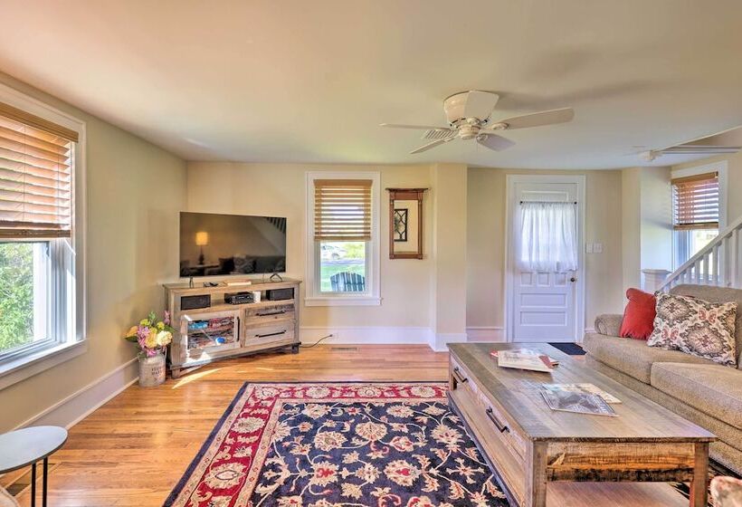 Finger Lakes Farm Retreat: Walk To Wineries!