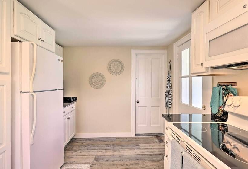 Finger Lakes Farm Retreat: Walk To Wineries!