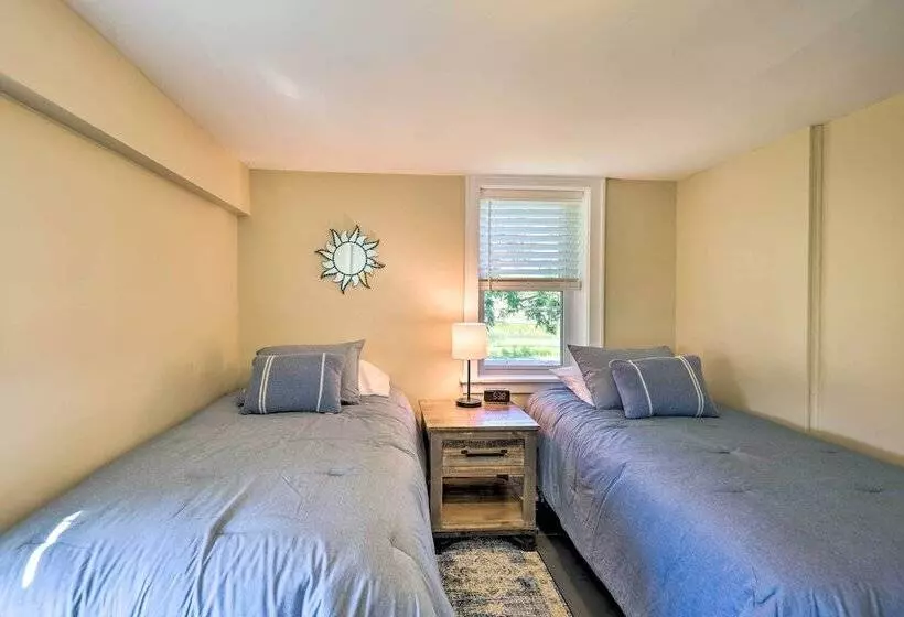 Finger Lakes Farm Retreat: Walk To Wineries!