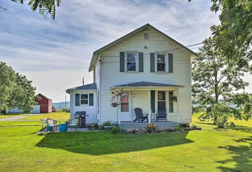 Finger Lakes Farm Retreat: Walk To Wineries!