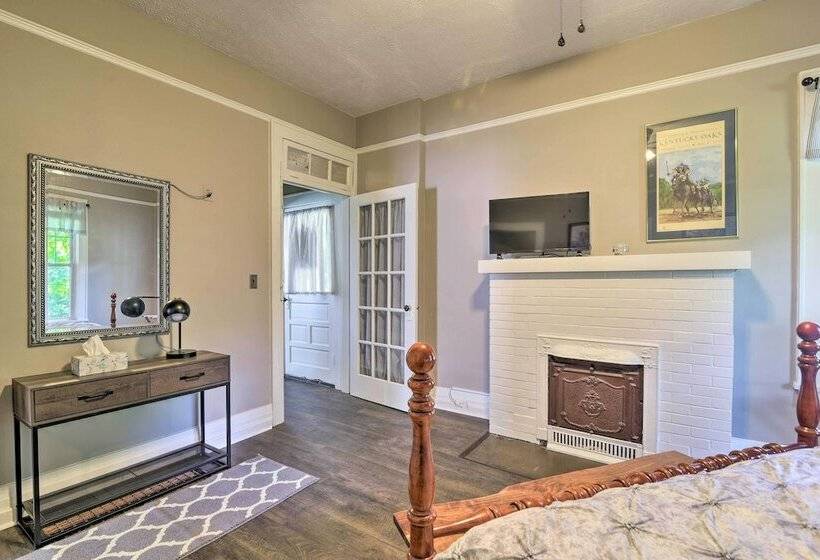 Glasgow Home W/ Porch: Close To Lake & Caves!