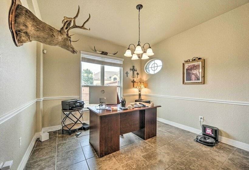 Gorgeous Family Home W/ Yard Near Seaworld!