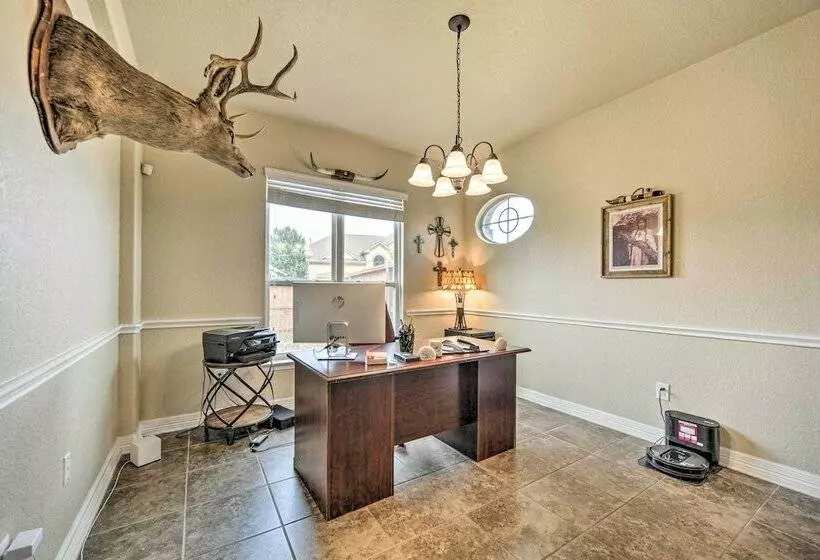 Gorgeous Family Home W/ Yard Near Seaworld!