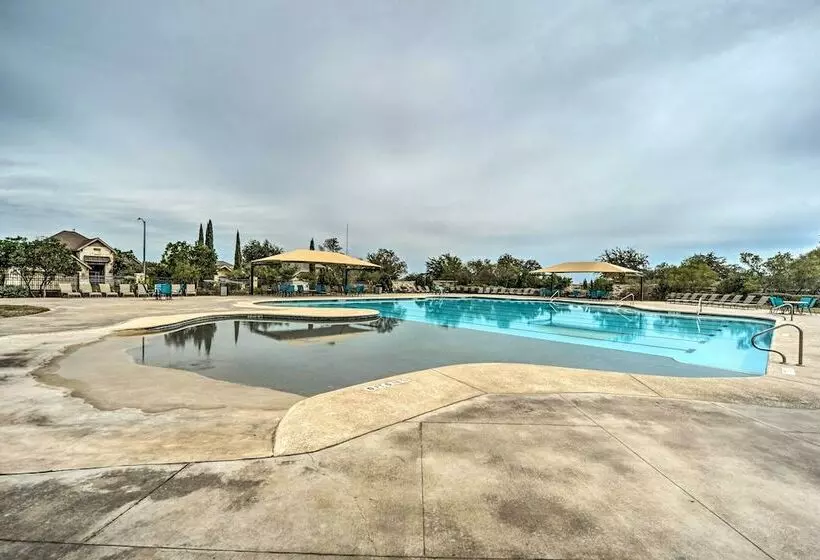 Gorgeous Family Home W/ Yard Near Seaworld!