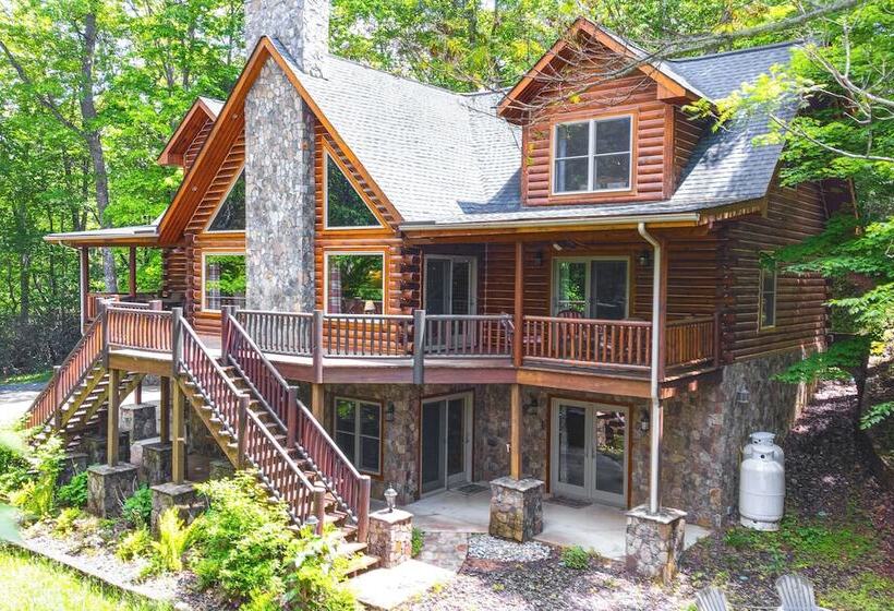 Hike, Fish & Golf: Burnsville Retreat W/ Deck!