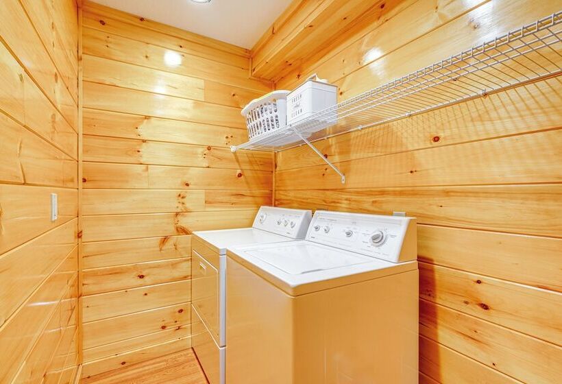 Hike, Fish & Golf: Burnsville Retreat W/ Deck!