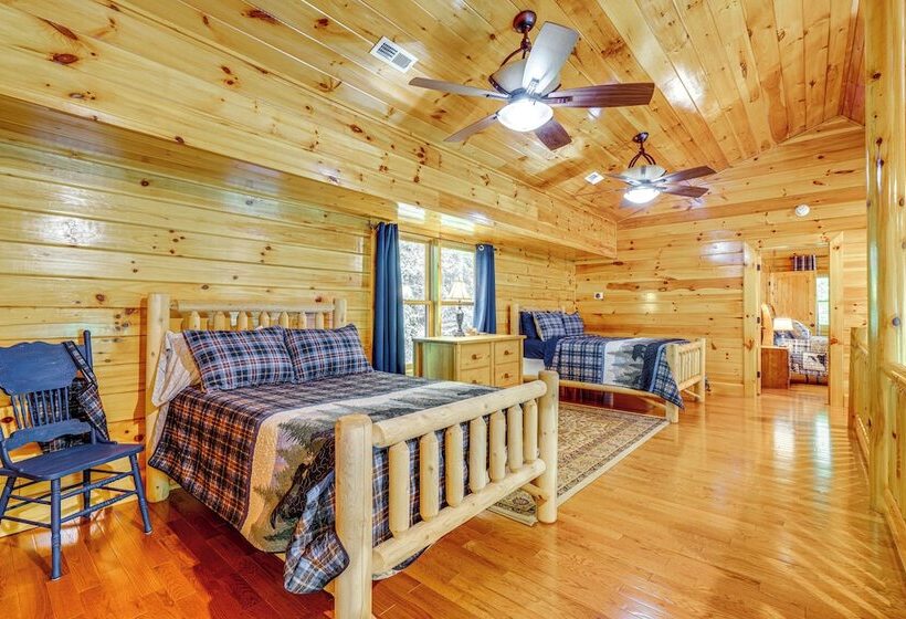 Hike, Fish & Golf: Burnsville Retreat W/ Deck!