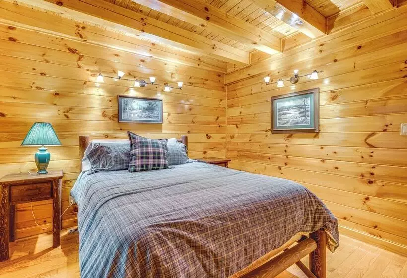 Hike, Fish & Golf: Burnsville Retreat W/ Deck!