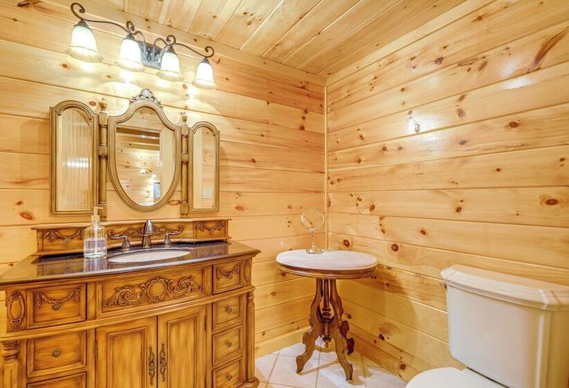 Hike, Fish & Golf: Burnsville Retreat W/ Deck!