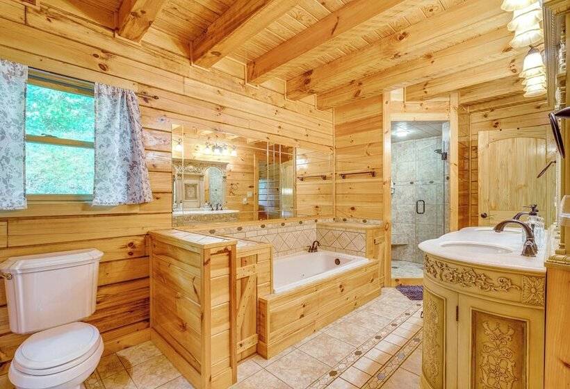 Hike, Fish & Golf: Burnsville Retreat W/ Deck!