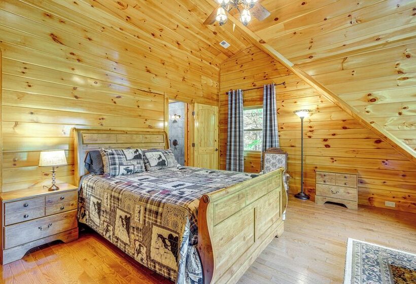 Hike, Fish & Golf: Burnsville Retreat W/ Deck!