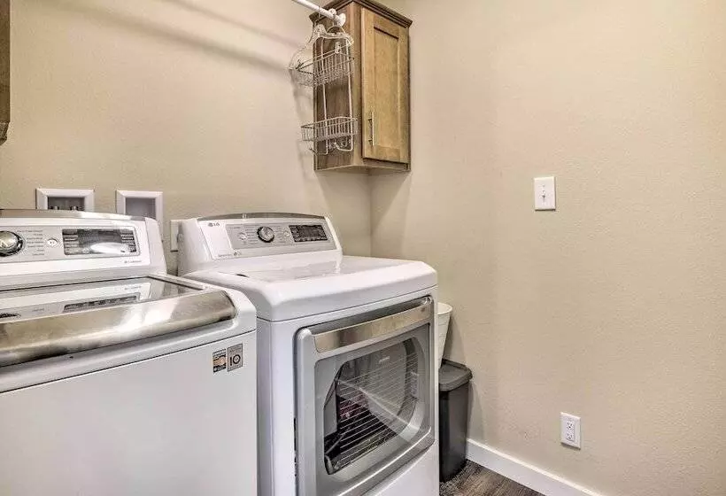 Gypsum Home W/ Patio: Between Glenwood & Vail