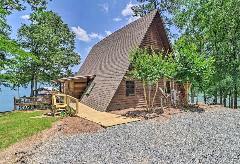 Lake Martin Cabin W/ Luxury Dock & Kayaks!