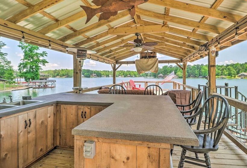 Lake Martin Cabin W/ Luxury Dock & Kayaks!