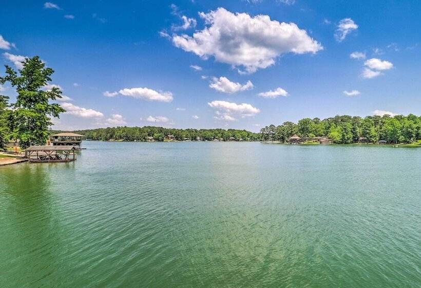 Lake Martin Cabin W/ Luxury Dock & Kayaks!