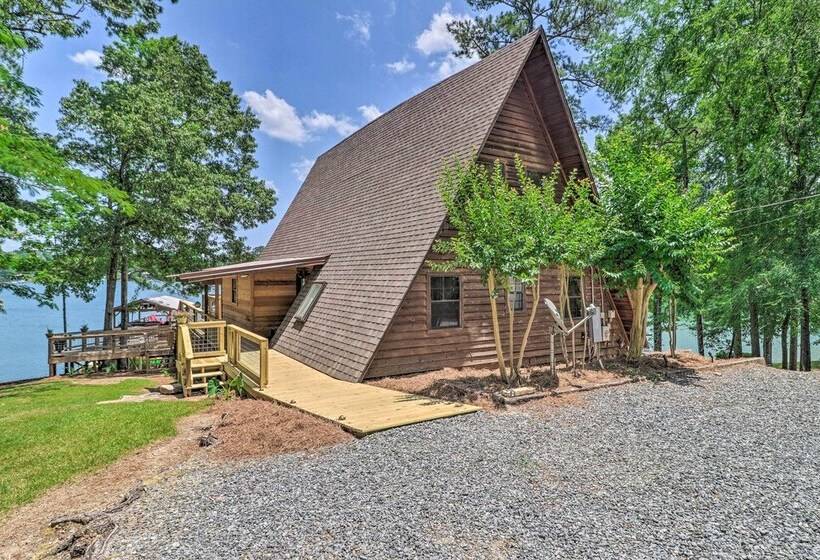 Lake Martin Cabin W/ Luxury Dock & Kayaks!