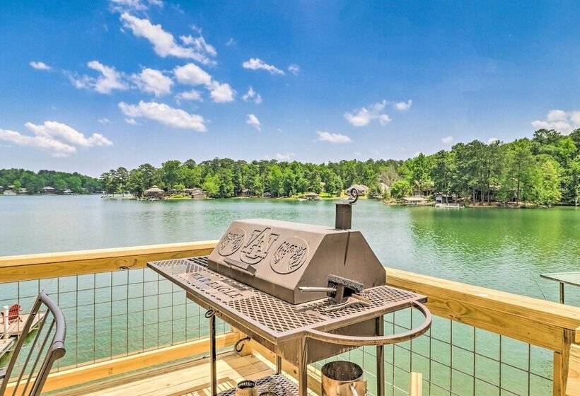 Lake Martin Cabin W/ Luxury Dock & Kayaks!