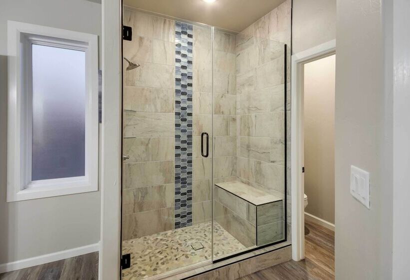 Waterfront Grand Lake Family House W/ Game Room!