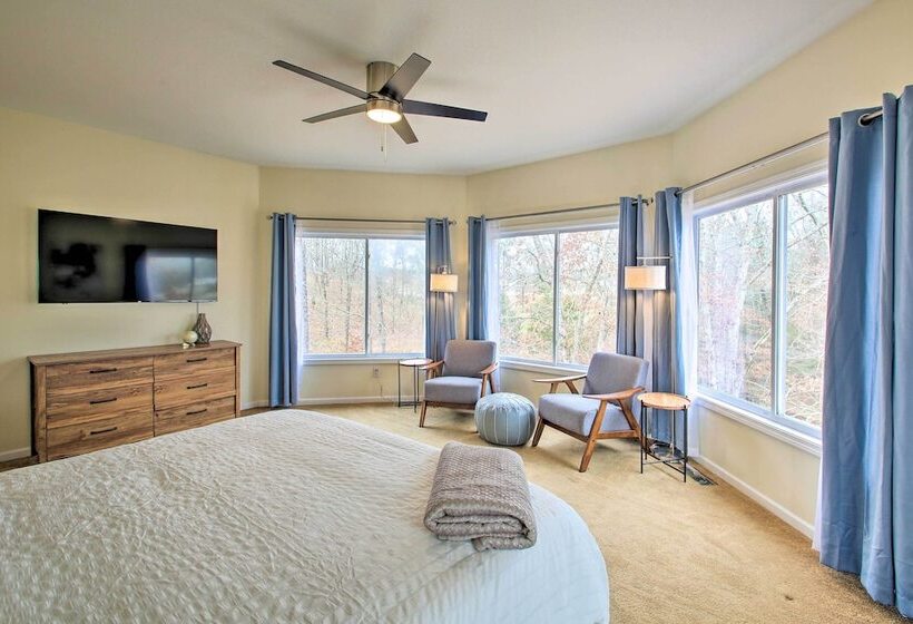 Lakefront Hot Springs Home W/ Deck & Boat Dock