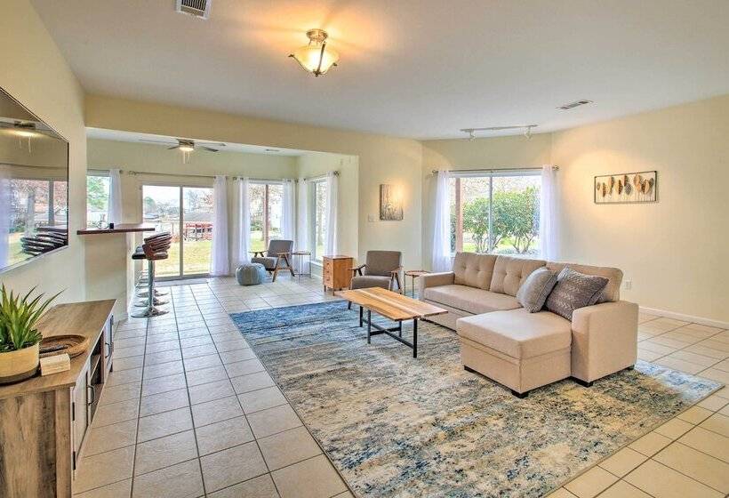 Lakefront Hot Springs Home W/ Deck & Boat Dock