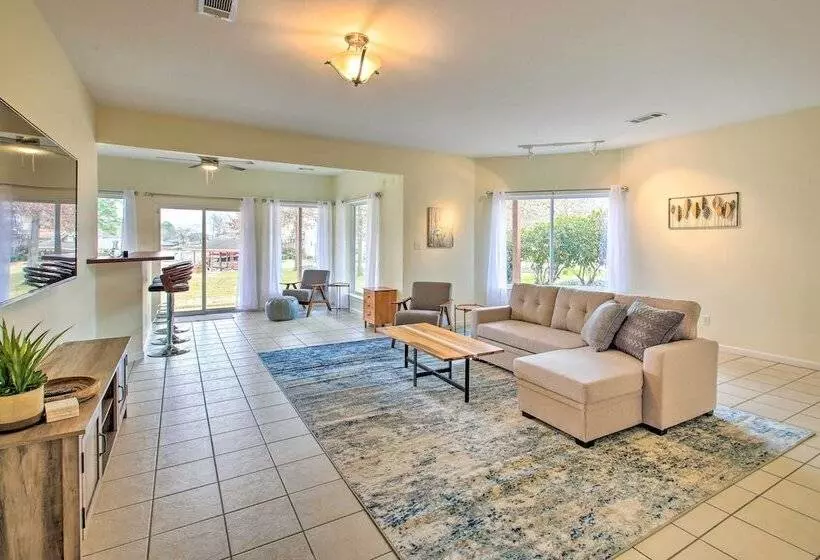 Lakefront Hot Springs Home W/ Deck & Boat Dock