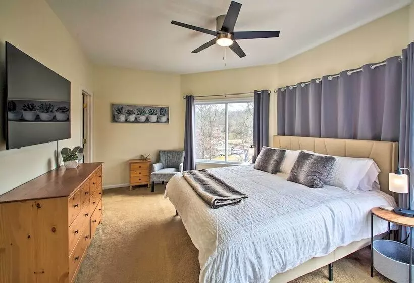 Lakefront Hot Springs Home W/ Deck & Boat Dock