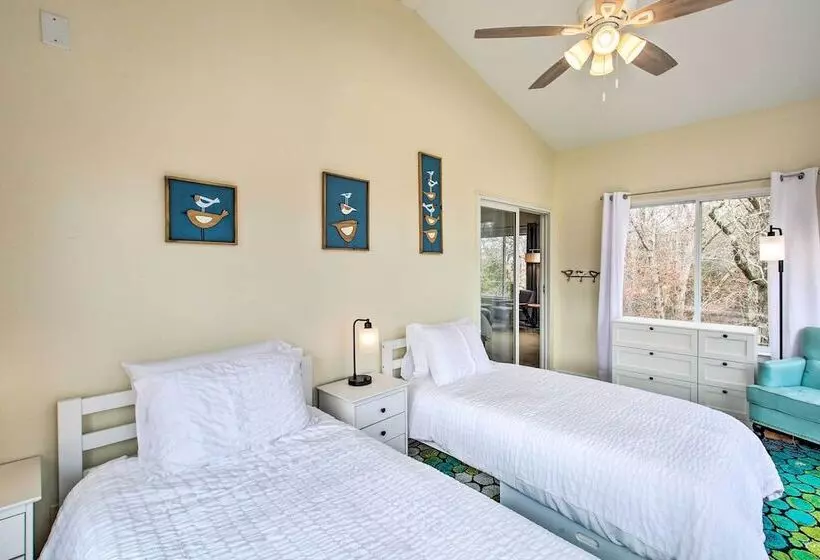 Lakefront Hot Springs Home W/ Deck & Boat Dock