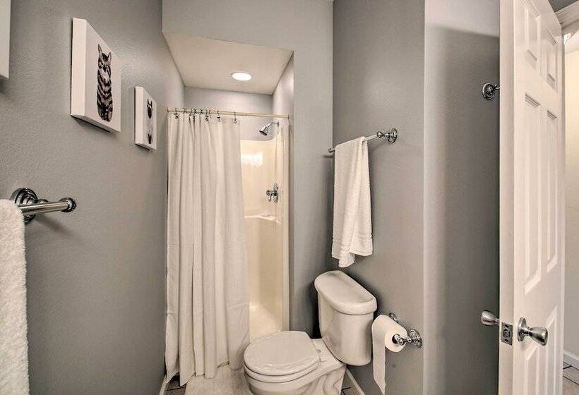 Lakefront Hot Springs Home W/ Deck & Boat Dock