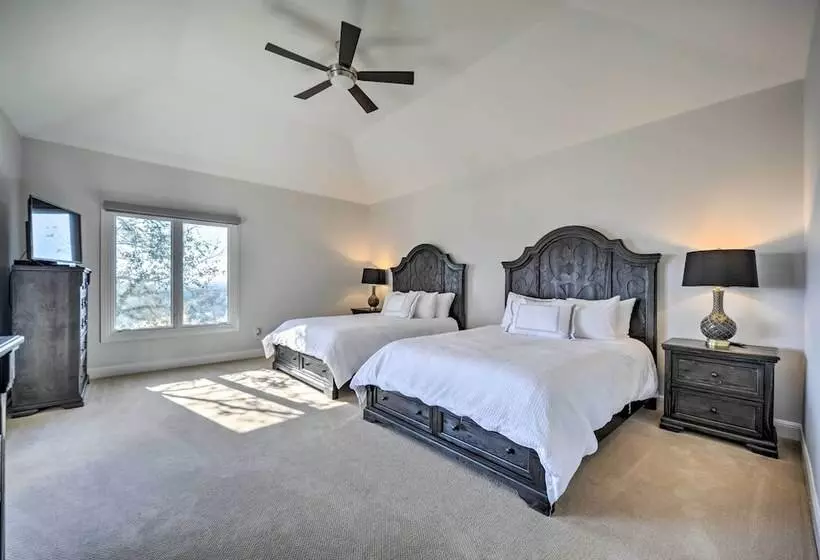 Lovely Spicewood Cottage W/ Patio & Grill!