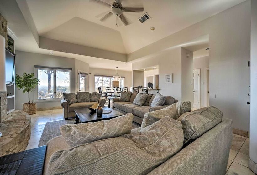 Lovely Spicewood Cottage W/ Patio & Grill!