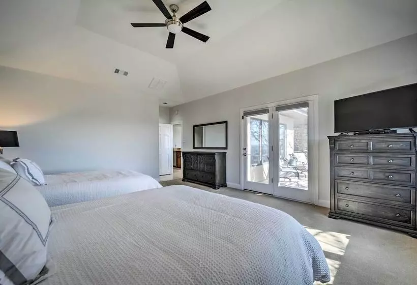Lovely Spicewood Cottage W/ Patio & Grill!