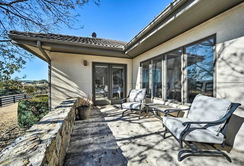 Lovely Spicewood Cottage W/ Patio & Grill!