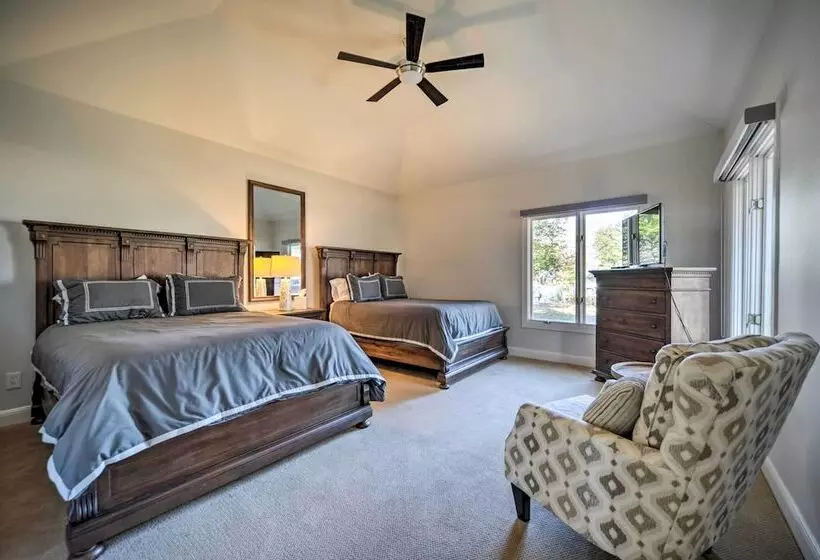 Lovely Spicewood Cottage W/ Patio & Grill!