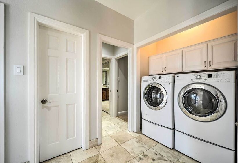 Lovely Spicewood Cottage W/ Patio & Grill!