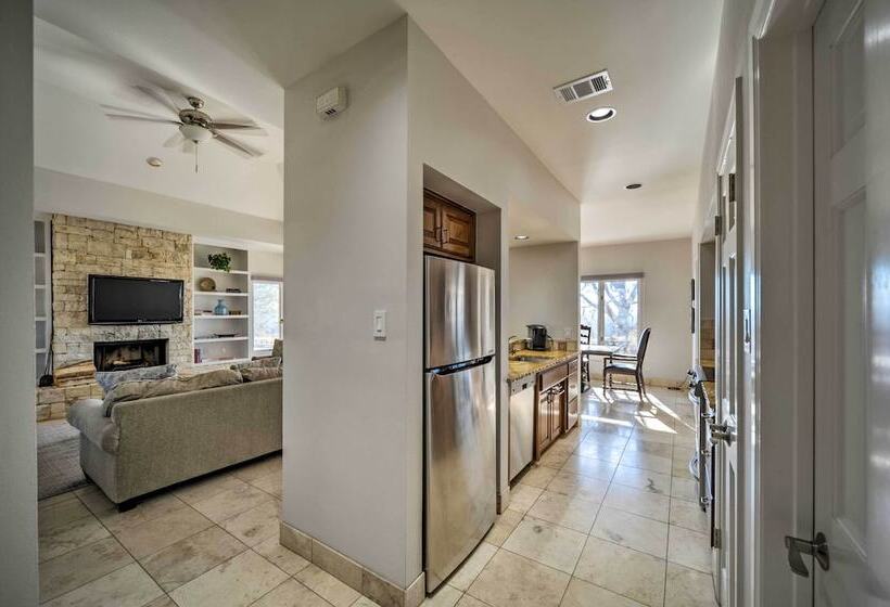 Lovely Spicewood Cottage W/ Patio & Grill!