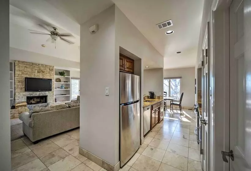 Lovely Spicewood Cottage W/ Patio & Grill!