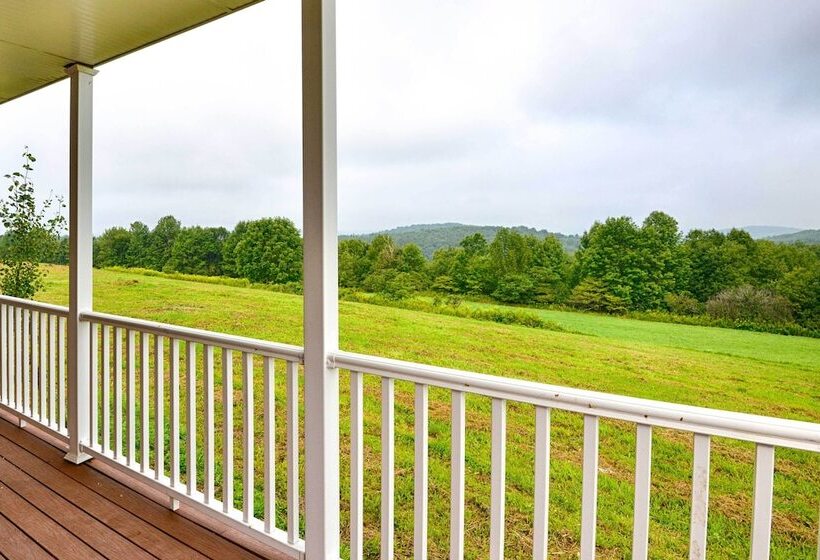 Mountain Top Country Hideaway: 48 Acres, Fire Pit!