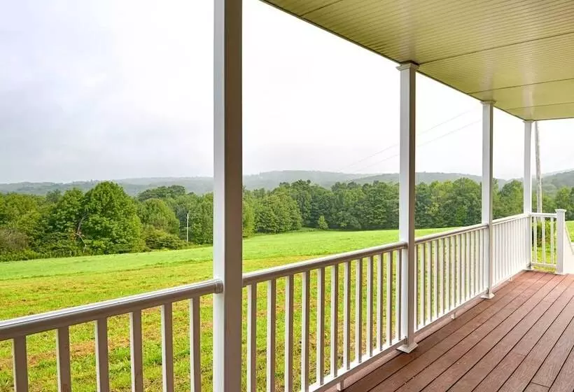 Mountain Top Country Hideaway: 48 Acres, Fire Pit!