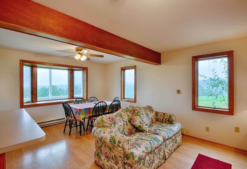 Mountain Top Country Hideaway: 48 Acres, Fire Pit!