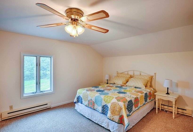 Mountain Top Country Hideaway: 48 Acres, Fire Pit!