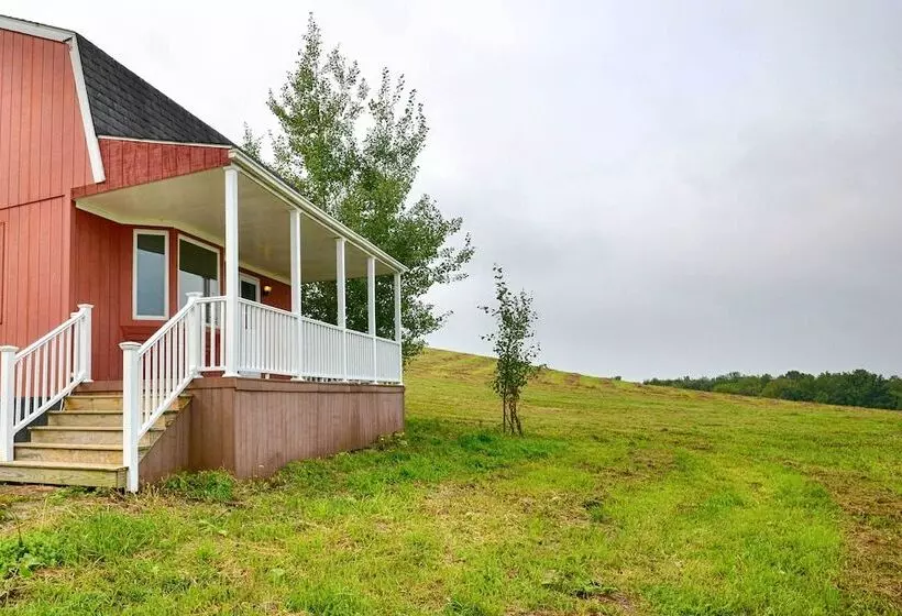 Mountain Top Country Hideaway: 48 Acres, Fire Pit!